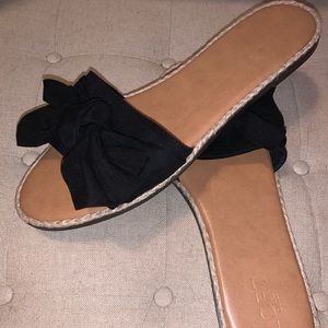 Loft Slip-on Bow Sandals